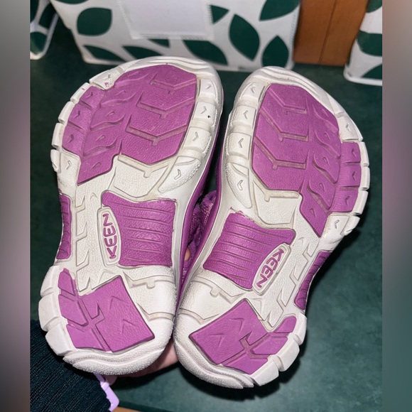 Toddler keen size 10 - Picture 4 of 4